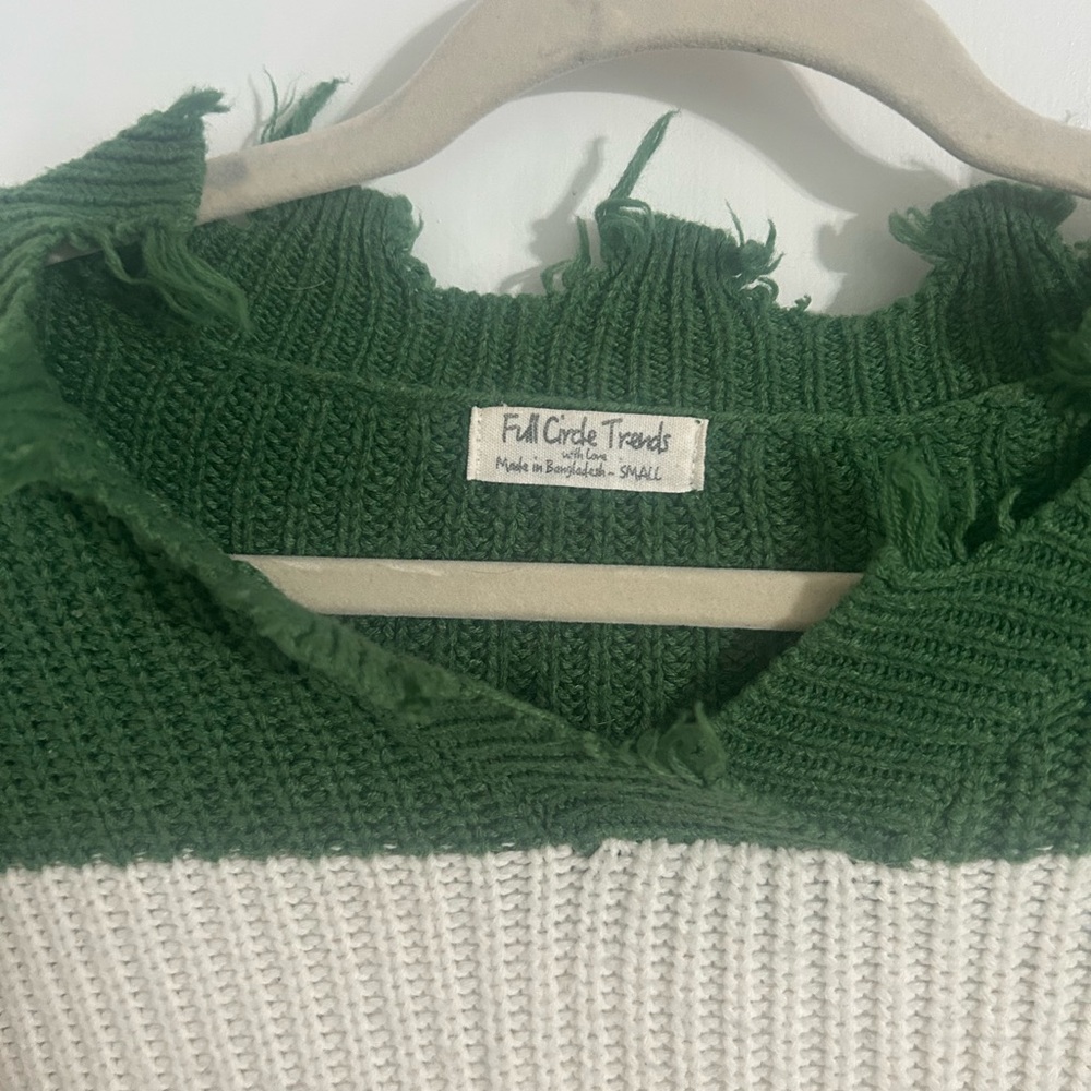 Full Circle Trends Distressed Frayed Cropped Color Block Sweater - Picture 2 of 4